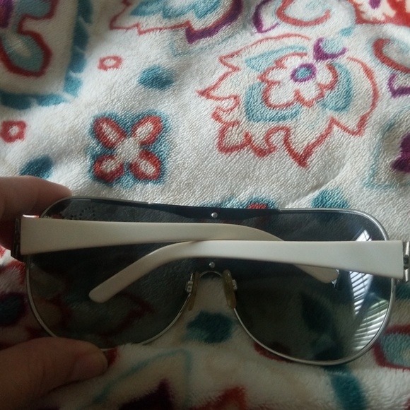 Dolce & Gabbana sunglasses - Picture 8 of 8